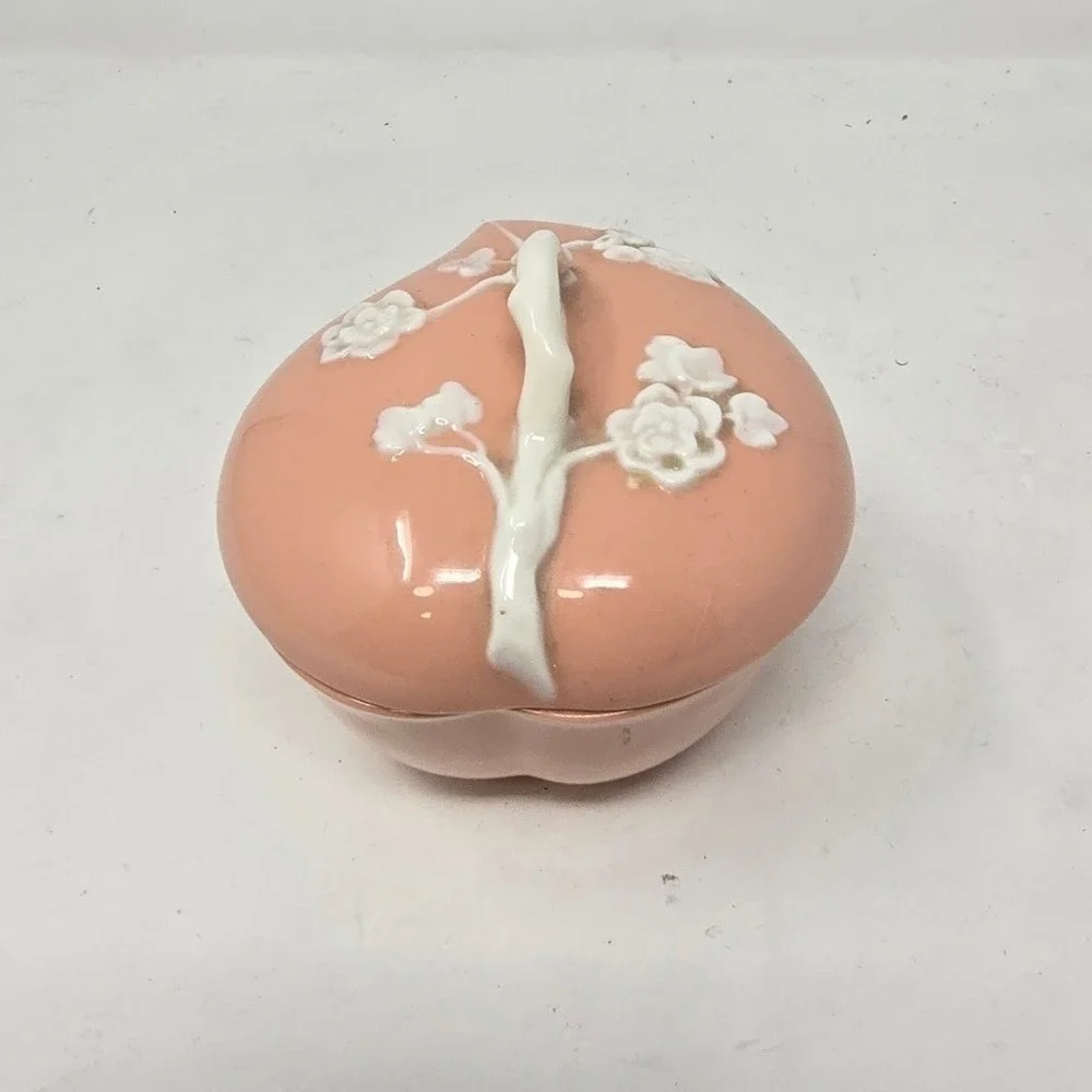 Vtg pink Lenox porcelain dish w/lid heart shape green label